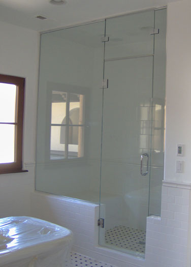 Door, return & operable transom - chrome hardware - D-handle